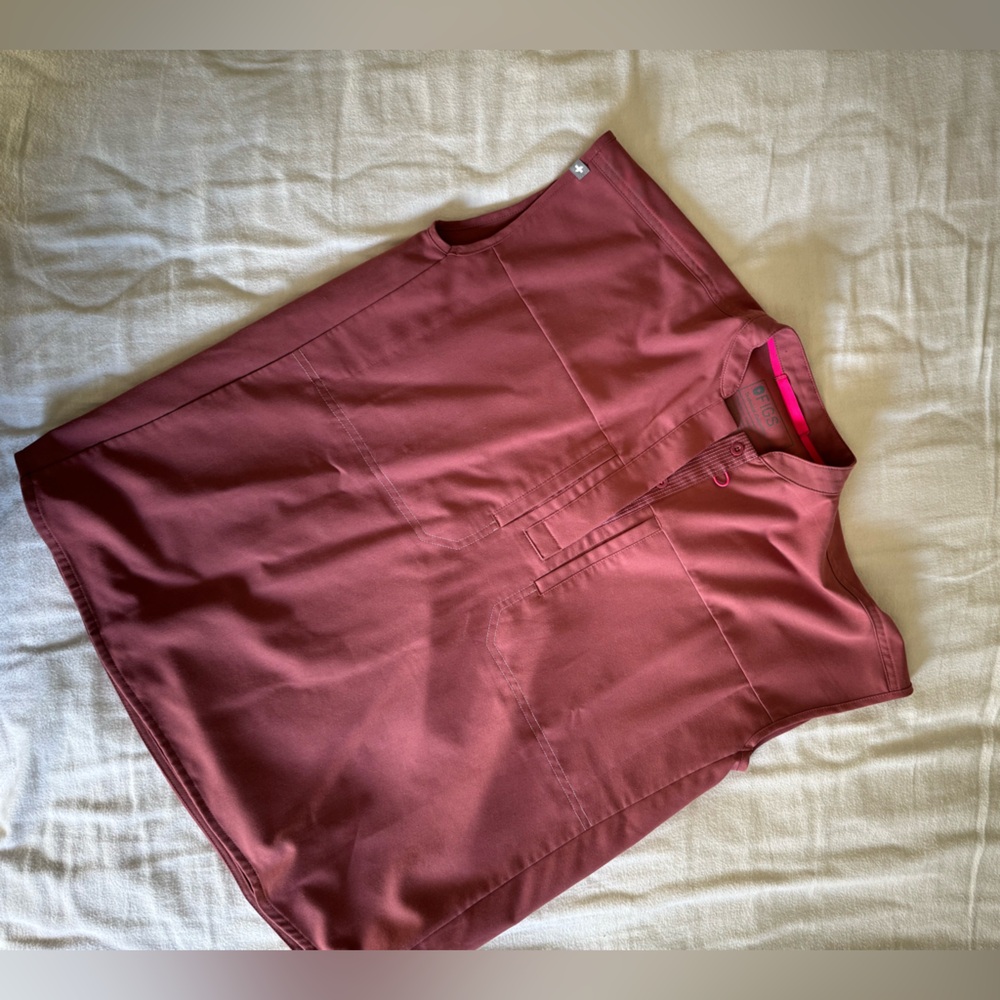 Fig’s Rafaela Oversized Scrub Top Mauve Extra Small (XS)